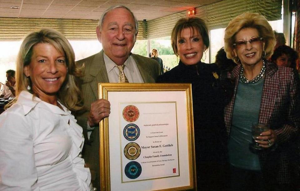 In this file photo from April 2009, the Simcha Chapter of Hadassah held its Fifth Annual Fashion Show at the Miami Shores Golf and Country Club. Simcha’s honoree of the evening was Susan Gottlieb, then-mayor of Aventura, who received the “Woman of Achievement” award. Recipient of the Hadassah Benefactor Award was Harvey Chaplin, chairman and CEO of Southern Wine & Spirits. Daughter Terry Jove and wife Roberta Chaplin joined Chaplin in accepting his award. L-R: Jove; Harvey Chaplin, Gottlieb, and Roberta Chaplin.