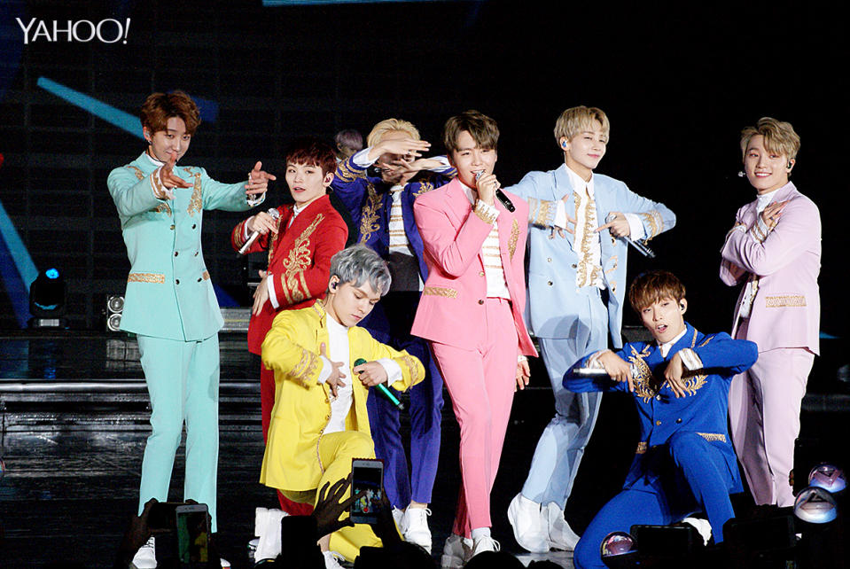 Seventeen performed their hit songs ‘Adore U’, ‘Manse’ and ‘Boom Boom’