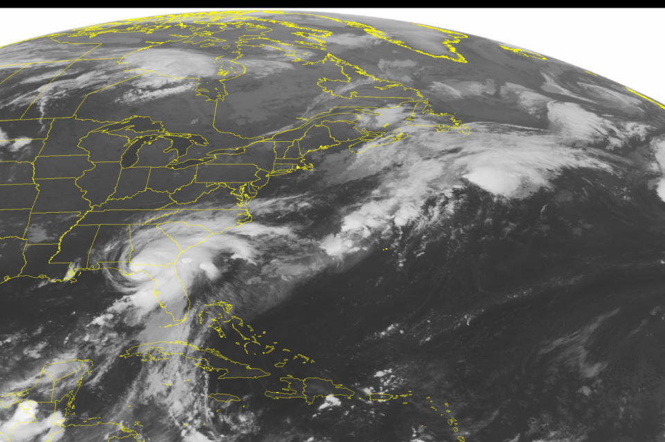 Hermine entró a tierra desde el Golfo de México al filo de las 02:00 horas locales (06:00 GMT) cerca de Saint Marks, con vientos de hasta 128 kilómetros por hora, para convertirse en el primer ciclón que azota Florida en 11 años (Wilma golpeó el estado en 2005). Foto: Associated Press