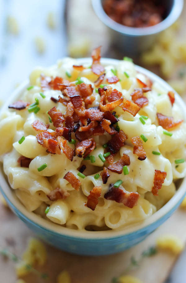 <strong>Get the <a href="http://damndelicious.net/2013/11/01/gruyere-bacon-mac-cheese/" target="_blank">Gruyere Bacon Mac And Cheese recipe</a> from Damn Delicious</strong>