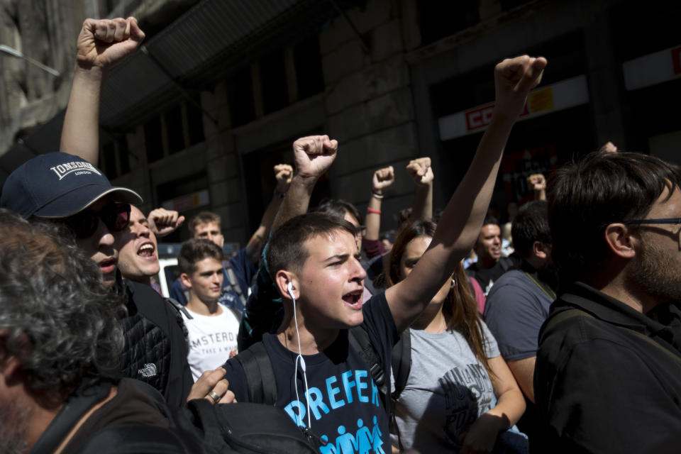 FOTOS – El independentismo se levanta en las calles de Barcelona contra las detenciones en Cataluña