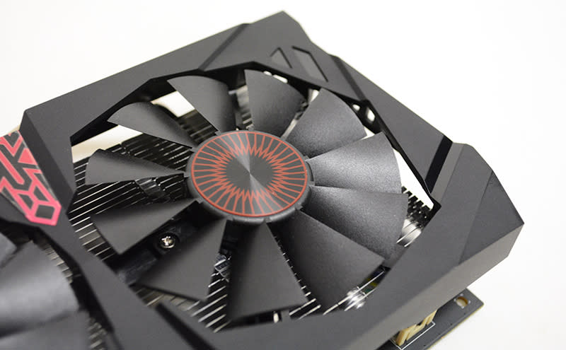 A closer look at the wing-blade fans on the Strix GeForce GTX 950.