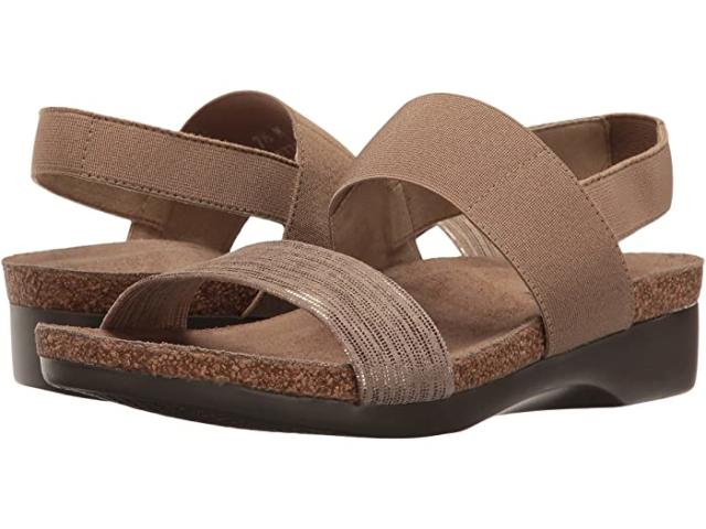 11 best supportive sandals for summer that are stylish