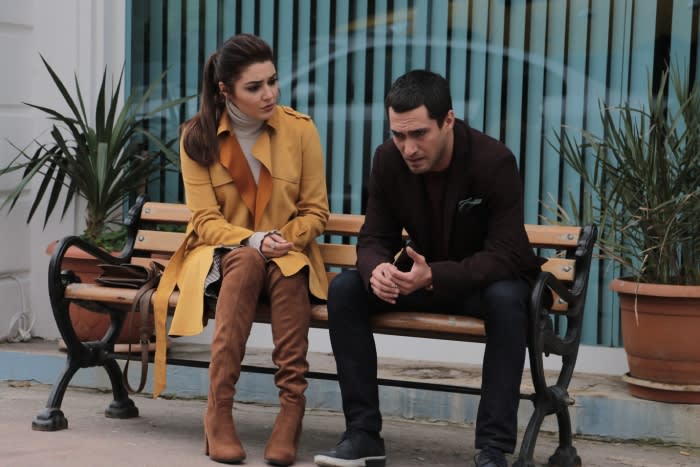 Hande Erçel regresa con Perla negra junto a Tolgahan Sayisman