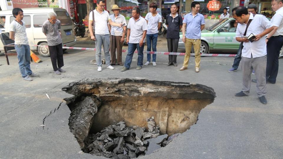 Road hole subsidence