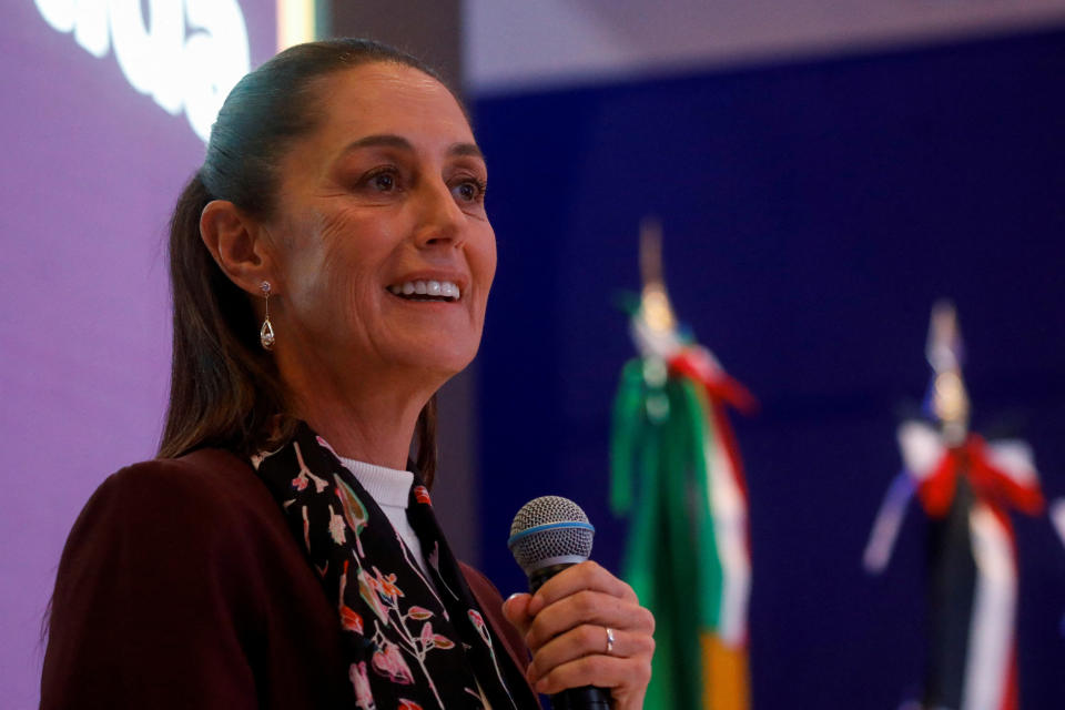 La ex jefa de Gobierno de Ciudad de México, Claudia Sheinbaum, candidata del partido gobernante Movimiento Regeneración Nacional (MORENA), el 15 de enero de 2024. (REUTERS/Raquel Cunha)