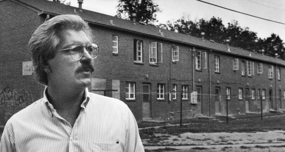 The Tennessean staff reporter Phil Williams returns to Settle Court, the Sam Levy project, in East Nashville in November 1991, after 15 years when he and his family live there less than a year when he was 16.