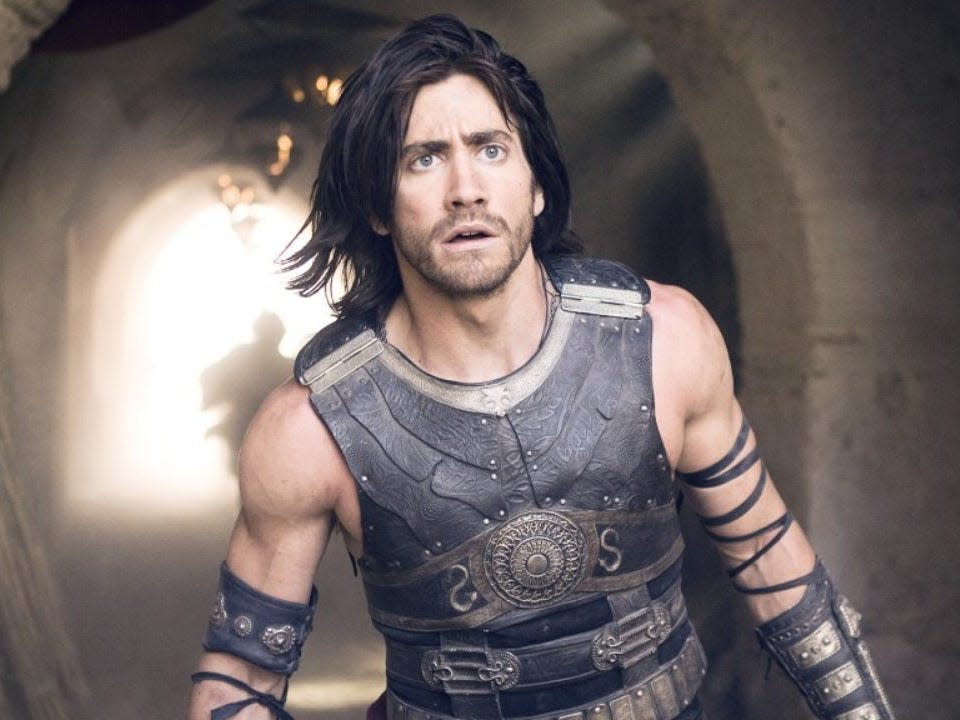 That's not a wig. Jake Gyllenhaal grew out his hair for 