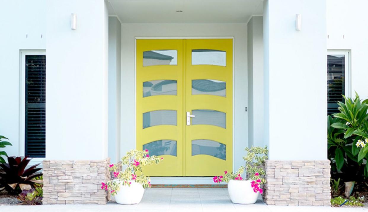 <p><a href="https://theorganisedhousewife.com.au/organising/outdoors/colourful-bright-front-door-ideas/">The Organised Housewife</a></p>