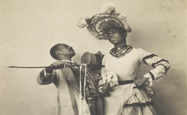 Fotografía de 1903 en la que aparece Jack Brown vestido de mujer y que a menudo es confundido con William Dorsey Swann, la primera ‘Drag Queen’ de la historia (imagen vía National Museum of American History)