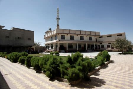 A general view of the Al Haaj mosque where Taliban chief Habibullah Akhundzada lived and taught for years in Kuchlak outside Quetta, Pakistan September 23, 2016. Picture taken September 23, 2016. REUTERS/Naseer Ahmed