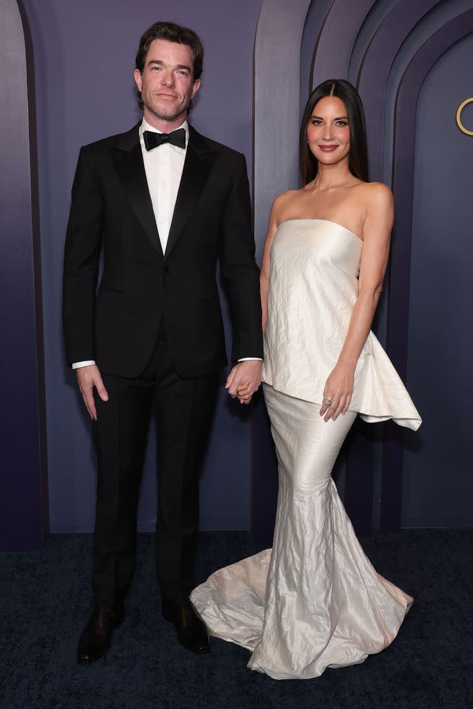 John Mulaney y Olivia Munn en la fiesta posterior a los Oscar de 2024