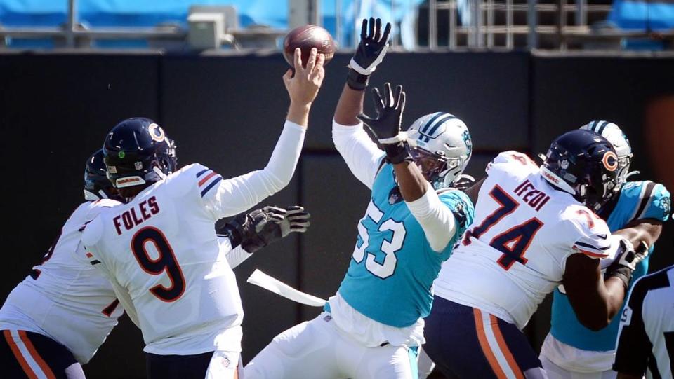 Carolina Panthers defensive end Brian Burns pressures a throw from Chicago Bears quarterback Nick Foles (9) in first half action Sunday, Oct. 18, 2020.