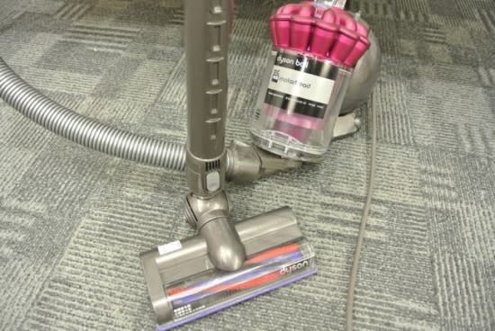 Dyson DC48 全新數位馬達體積更輕巧打掃更輕鬆