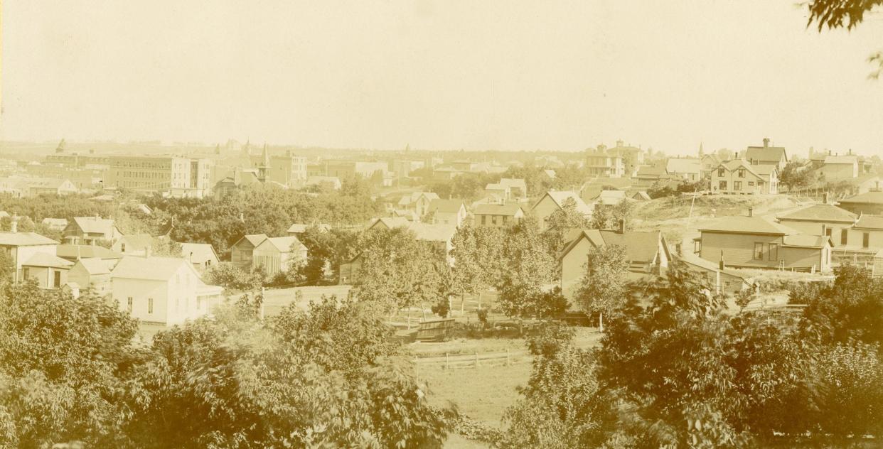 Photo of the Cathedral District in 1891.