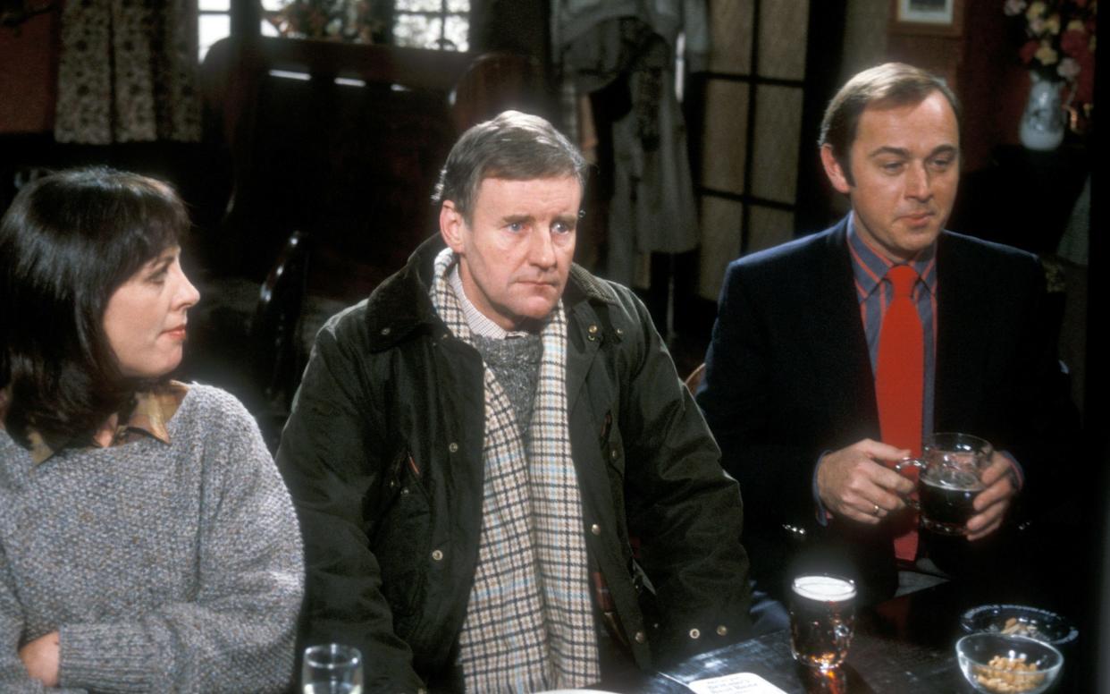 Penelope Wilton, Richard Briers and Peter Egan in Ever Decreasing Circles