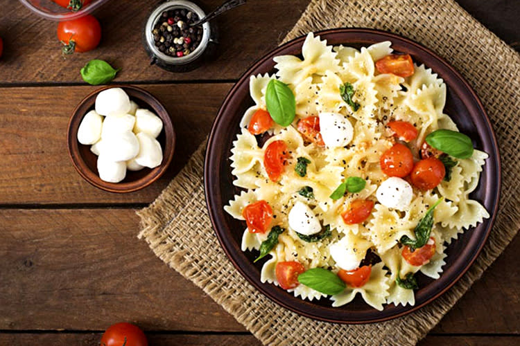 ensalada-pasta-caprese