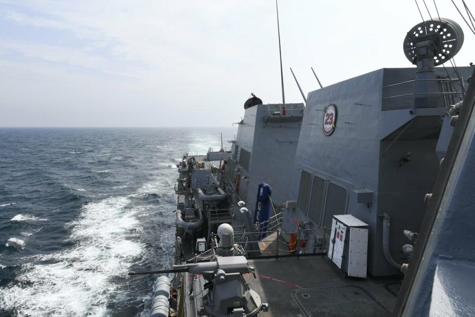 美國海軍「勃克級」驅逐艦「海爾賽號(USS Halsey DDG-97)」遭中國指控「非法闖入西沙群島領海範圍」。圖為官方公布8日穿越台灣海峽照片。   圖：翻攝「X」@US7thFleet