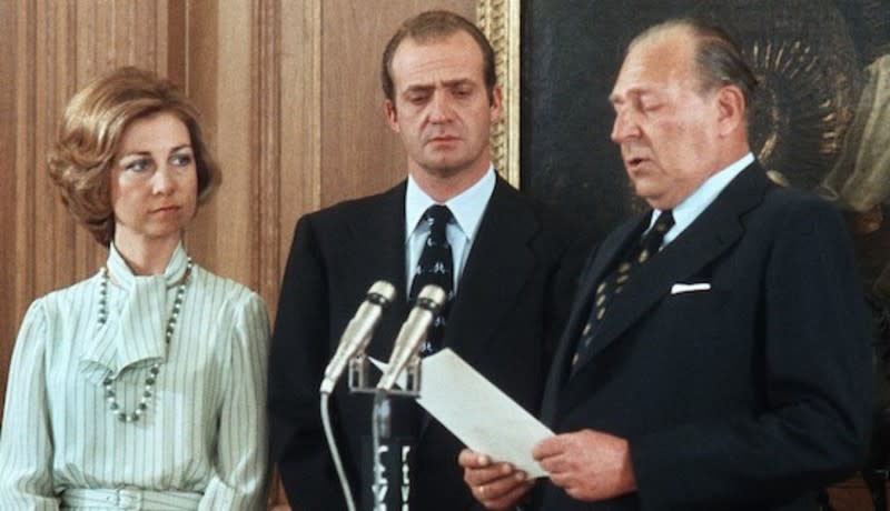 El 14 de mayo de 1977 Don Juan de Borbón renunció oficialmente a ser rey de España (imagen vía captura Youtube)