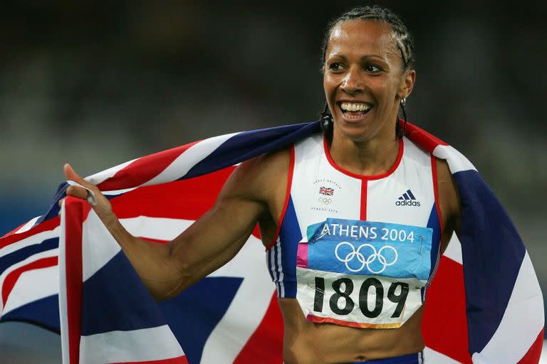Un año antes de alcanzar lo más alto de su carrera deportiva la salud mental de la campeona olímpica británica Kelly Holmes tocó fondo. ¿Quién lo diría?