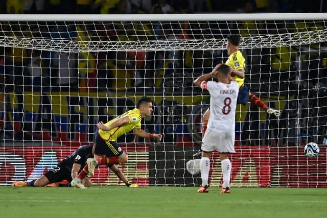 Messi scores from a free kick to give Argentina 1-0 win in South