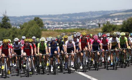Cycling - Tour de France cycling race - The 190.5 km (118 miles) Stage 6 from Arpajon-sur-Cere to Montauban, France - 07/07/2016 - The pack of riders cycles during the stage. REUTERS/Juan Medina