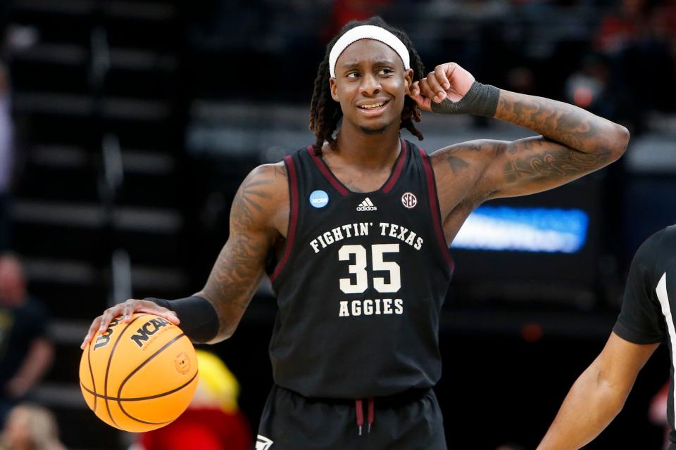 Will Texas A&M upset Houston in the NCAA Tournament on Sunday?