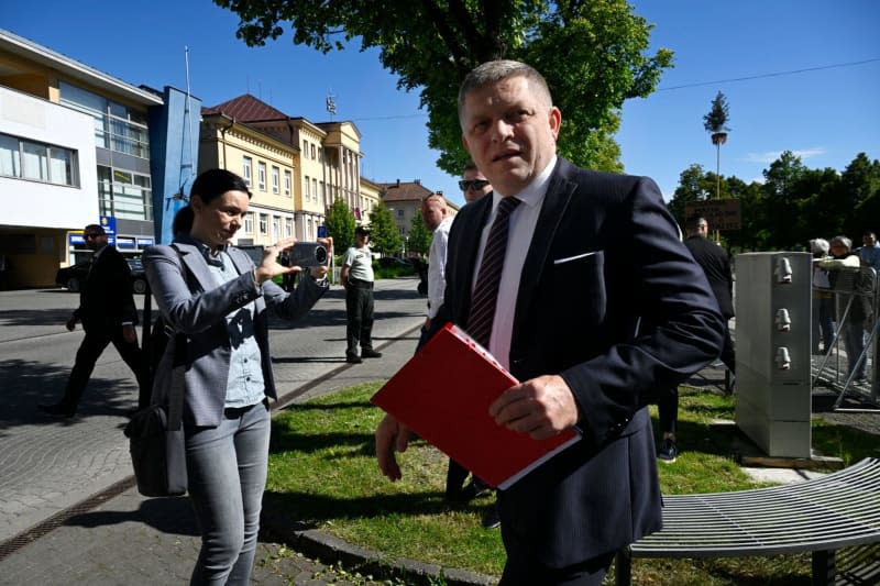 Robert Fico, Prime Minister of Slovakia, arrives for a government meeting at the House of Culture. Slovakian Prime Minister Fico has been shot and injured after a cabinet meeting in the town of Handlova. Radovan Stoklasa/TASR/dpa