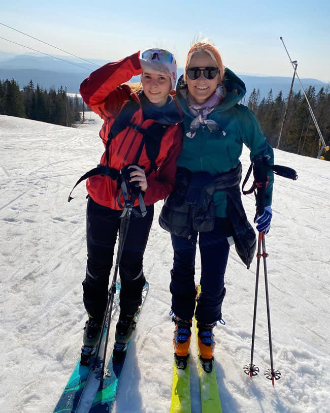 Mette Marit en la nieve con su familia