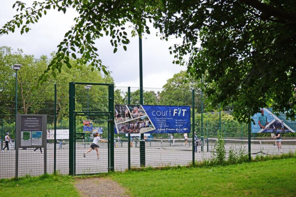 Holland Park has bookable tennis courts (Daniel Lynch)