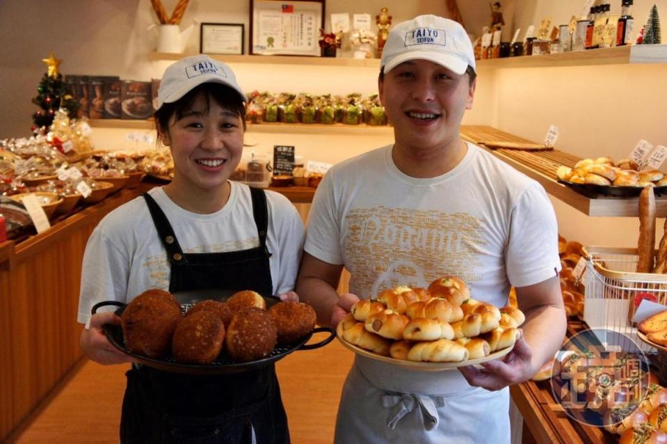 塚本福子（左）喜愛日式家庭料理，陳文偉（右）擅長烘焙，兩人聯手端出日式風味的料理麵包。