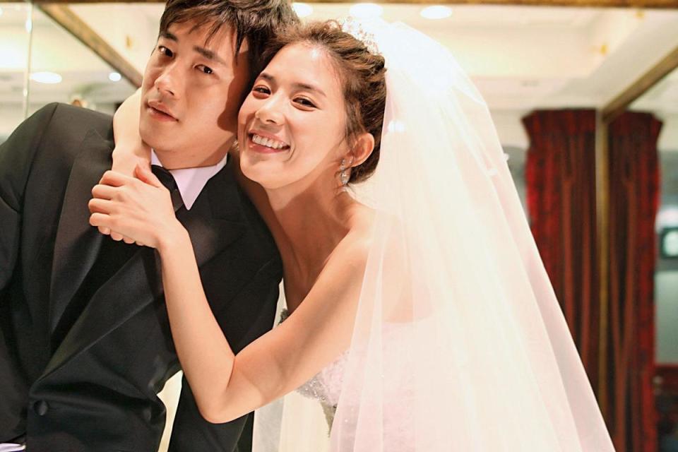 2009年韓片《最悲傷的故事》找來當紅演員權相佑（左）、李寶英主演。（翻攝自Daum網站）