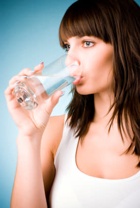 La cantidad de agua a beber también la determina el clima donde vives / iStockphotos