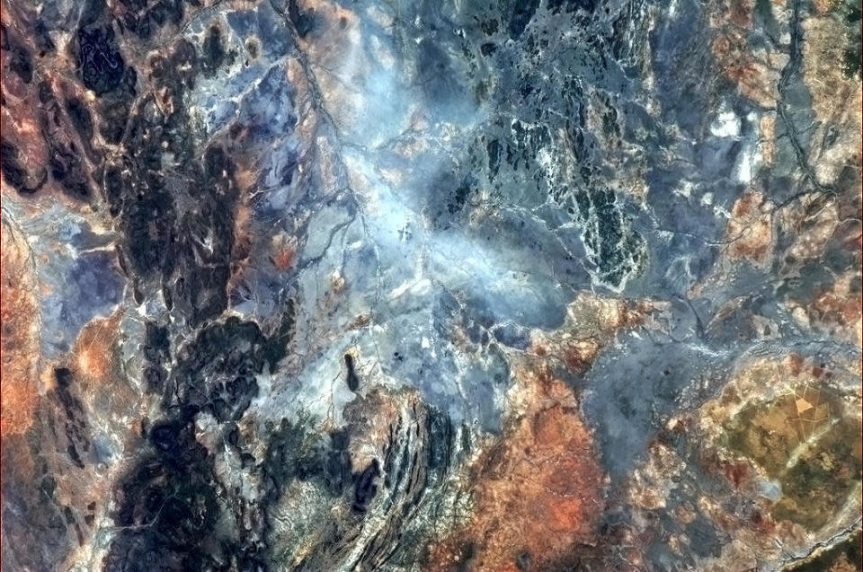 The wondrously wildly beautiful surface of our world (near the Etosha Pan in Africa). <a href="https://twitter.com/Cmdr_Hadfield/" rel="nofollow noopener" target="_blank" data-ylk="slk:(Photo by Chris Hadfield/Twitter);elm:context_link;itc:0;sec:content-canvas" class="link ">(Photo by Chris Hadfield/Twitter)</a>