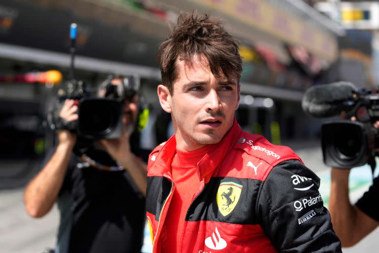 Charles Leclerc, reacciona después de la avería de su vehículo durante el Gran Premio de España de Fórmula Uno 