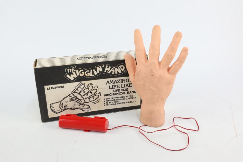 <p>'This 1983 life-like battery operated hand is produced by Vics Novelty, and most likely belongs in a haunted house on Halloween,' add Vintage Cash Cow. </p>