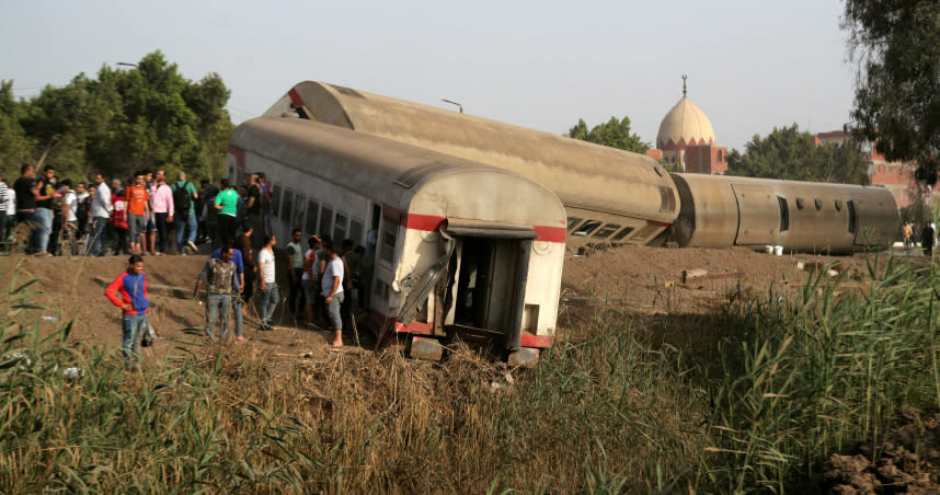 埃及火車發生出軌意外。（圖／達志／路透社）