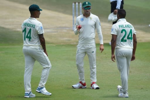 All over? South Africa captain Faf du Plessis talks with Vernon Philander before the fast bowler left the field with an injury