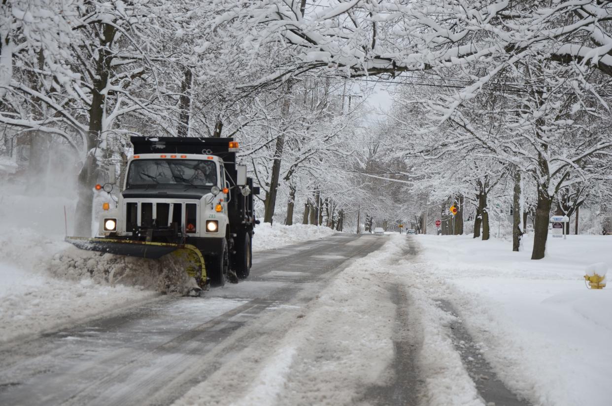 High winds and nearly a foot of snow are expected in Calhoun County this weekend during a major winter storm that arrives Thursday.