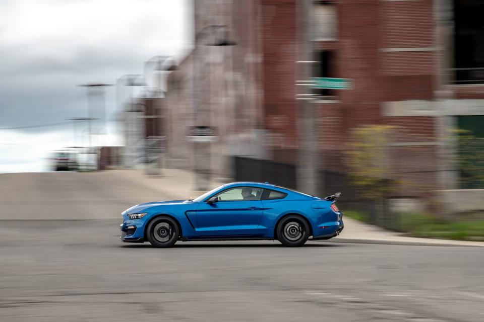 <p>If you look closely, the GT350's wheels have been redesigned for 2019.</p>