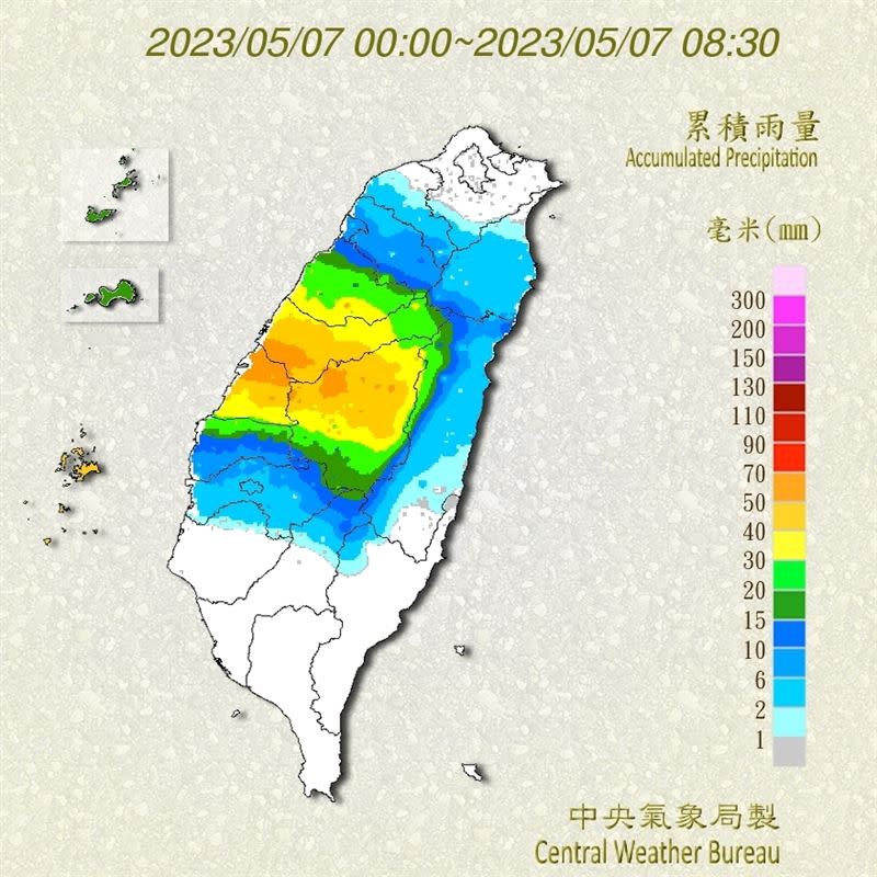  鄭明典說明，目前出現腰帶雨型，已經有梅雨的特徵了。（圖／翻攝自中央氣象局）