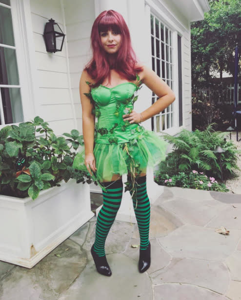 <p>Just in case you weren’t sure that the <i>Cruel Intentions</i> actress’s green getup meant she was dressed as Poison Ivy, she wrote, “I probably should have mentioned I’m poison…..” (Photo: <a rel="nofollow noopener" href="https://www.instagram.com/p/BMP4KtZA4ea/?taken-by=sarahmgellar" target="_blank" data-ylk="slk:Instagram;elm:context_link;itc:0;sec:content-canvas" class="link ">Instagram</a>) </p>