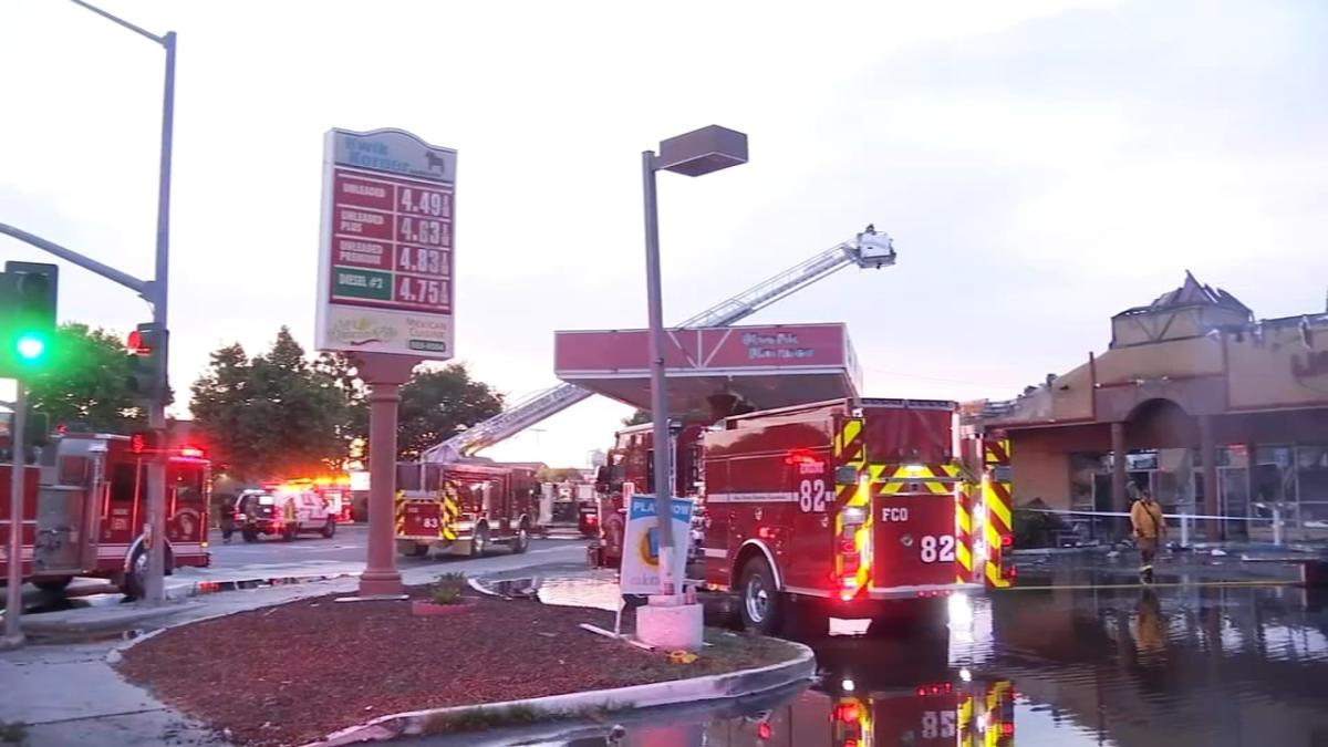 Kingsburg Gas Station Collapses After Fire Breaks Out   C3e204363cb0840f05c4de0c67982742