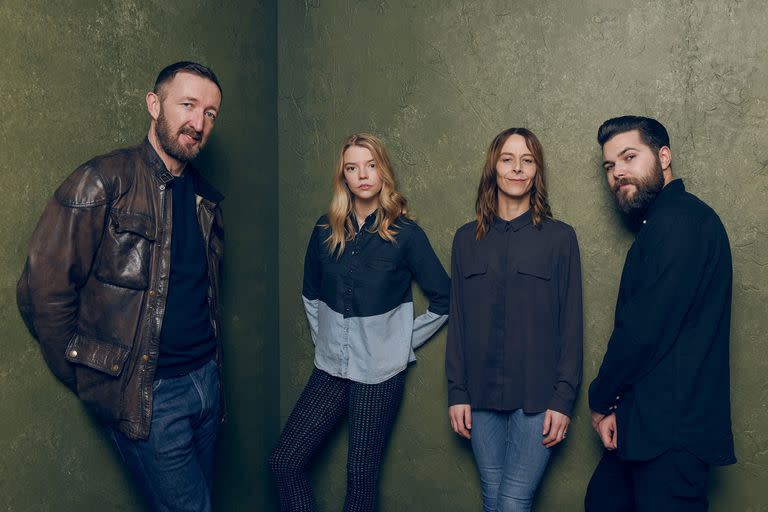 Los actores Ralph Ineson, Anya-Taylor Joy y Kate Dickie, junto al director Robert Eggers, en el estreno mundial de La bruja, durante el Festival de Sundance de 2015.  