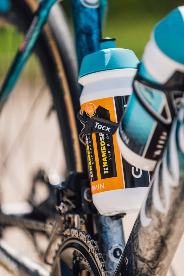 Tacx water bottle cage and water bottle on Mark Cavendish's Wilier Filante SLR bike.