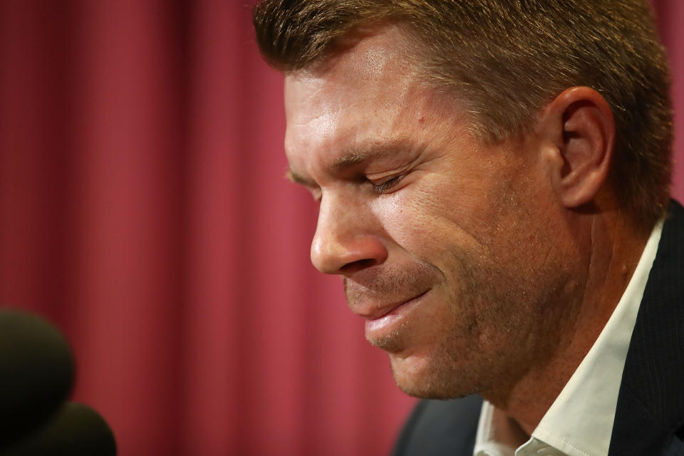 SYDNEY, AUSTRALIA - MARCH 31:  Australian cricketer David Warner breaks down during a press conference at Cricket NSW Offices on March 31, 2018 in Sydney, Australia. Warner was banned from cricket for one year by Cricket Australia following the ball tampering incident in South Africa.  (Photo by Brendon Thorne/Getty Images)