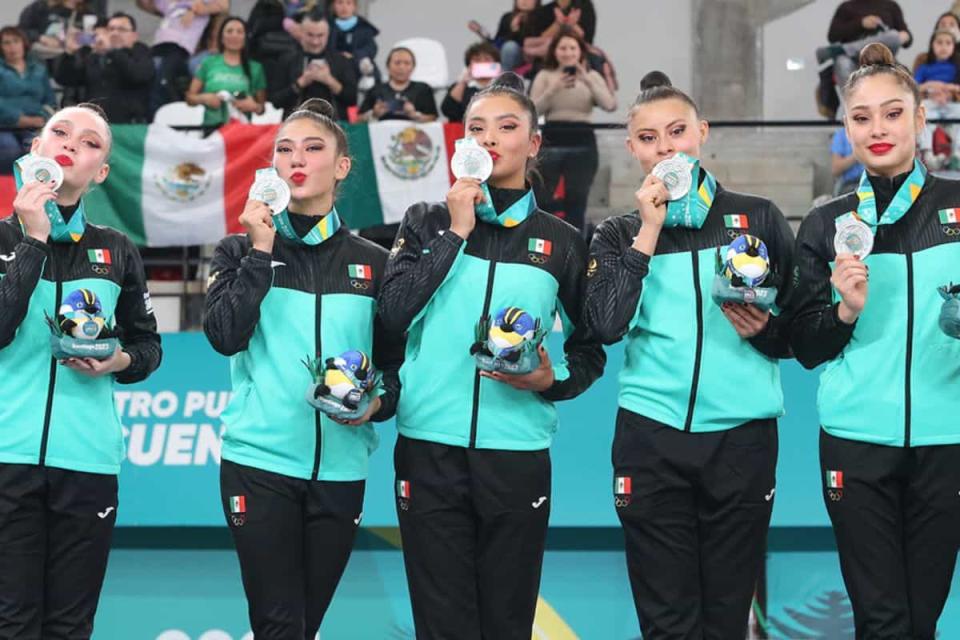 Equipo de gimnasia rítmica femenil. Foto: Conade.