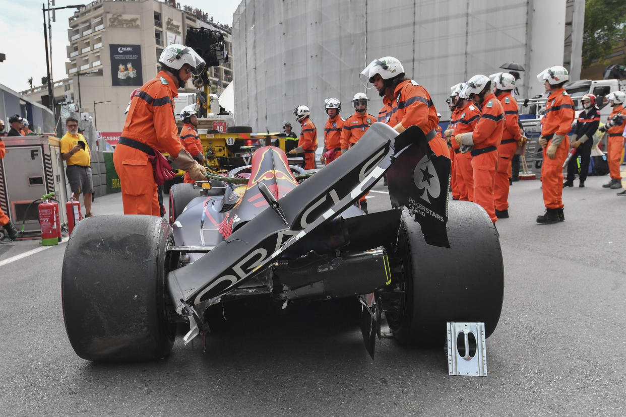 El accidente de Checo Pérez deja sin último intento a Verstappen y saldrá detrás de los Ferrari y del propio mexicano