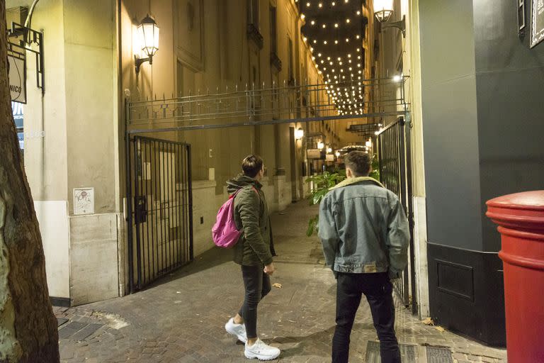 El pasaje está en la calle Vicente López 1650