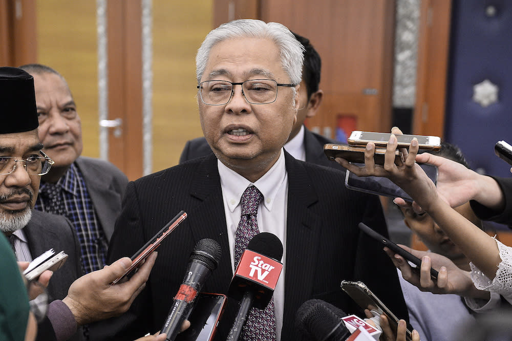 Opposition leader Datuk Seri Ismail Sabri Yaakob speaks to reporters in Parliament October 17, 2019. — Picture by Miera Zulyana